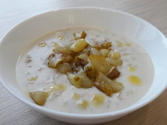 Овсянка с карамелизированной грушей