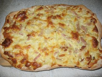 Фламмкухен из Эльзасса - пирог с луком, беконом и сыром