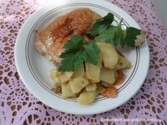 Курица с овощами, запечённая в духовке