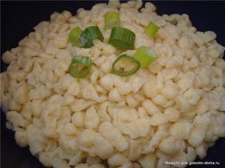 Шпецле с шампиньонами и беконом