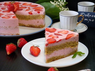 Торт-суфле с клубникой