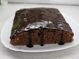 Шоколадный пирог с яблоками