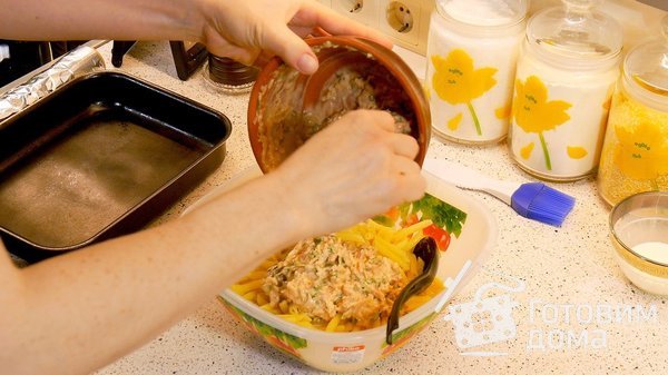 Запечённая тунцовая паста: со сливками, зеленью, сыром и томатом фото к рецепту 10