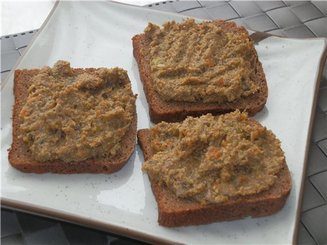 Грибная икра с морковью и солеными огурцами