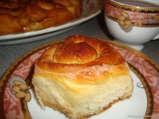 Сахарные булочки с медовой глазурью "Roulé au miel"