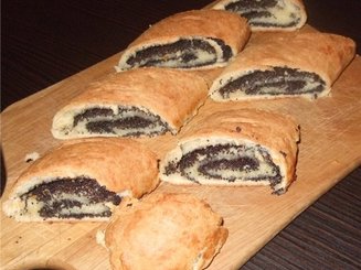 Песочно-дрожжевые банники (рулеты) с маковой начинкой