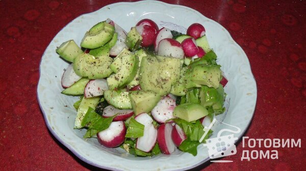 Салат с авокадо и редисом фото к рецепту 5