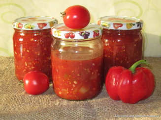 Томатный соус с перцем и чесноком (вариант лечо)