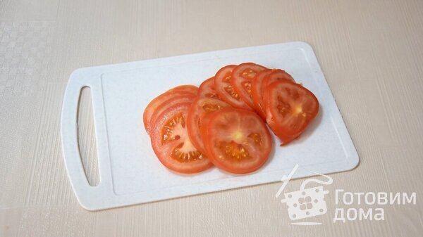 Нежные куриные отбивные с помидором под сырной шубой фото к рецепту 3