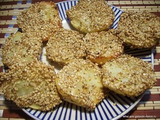 Картофель, запеченный в семенах кунжута