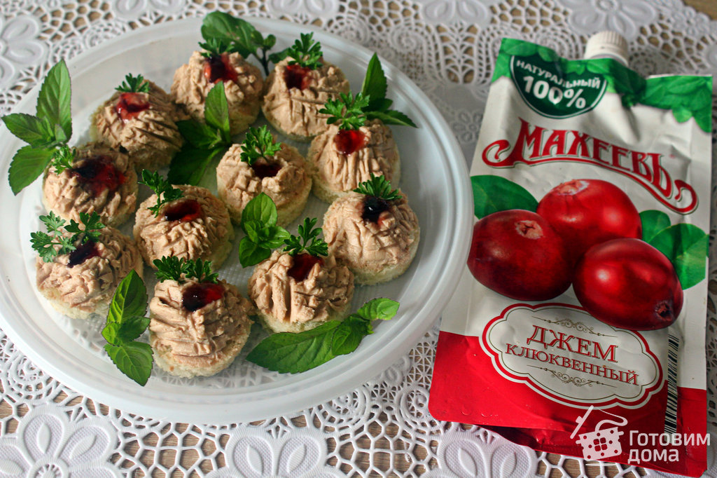 Канапе с паштетом из куриной печени