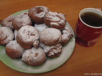 Воздушные пончики (на сгущеном молоке)