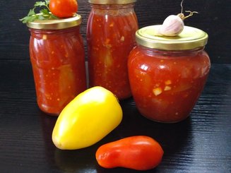 Томатный соус с перцем и чесноком (вариант лечо)