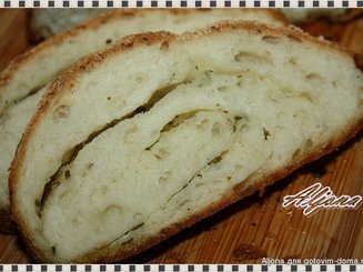 Ароматный хлеб с чесночным маслом
