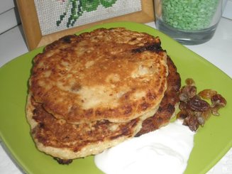 Творожные панкейки с изюмом и кусочками шоколада