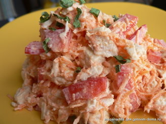 Салат с курицей, перцем и морковью