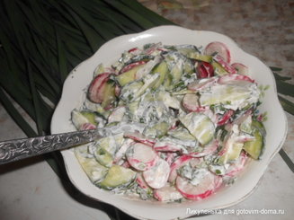 Салат из редиса с огурцами
