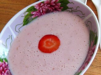 Клубничная манная каша