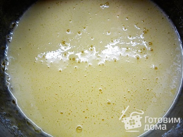 Шарлотт с ягодами и клубничным джемом фото к рецепту 2