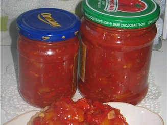 Томатный соус с перцем и чесноком (вариант лечо)