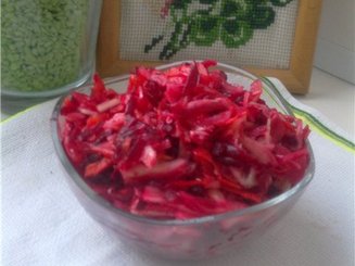 Салат из квашеной/кислой капусты и свеклы