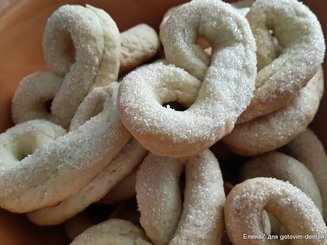 Песочное печенье на желтках "Крендельки"
