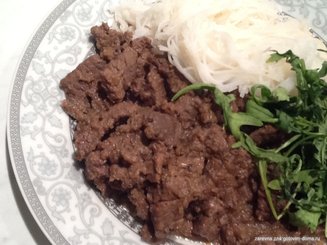 Бульгоги ( говядина с соусом из киви и лука)
