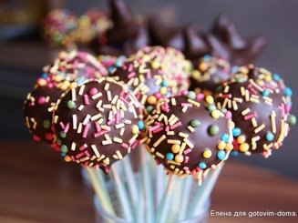 Пирожное на палочках cake-pops