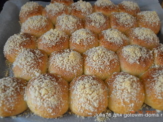 Булочки с наполнителем и посыпкой