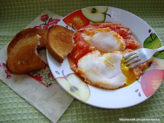 Яичница с помидорами