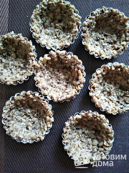 Салат из свёклы с сыром в хлебных корзинках фото к рецепту 6