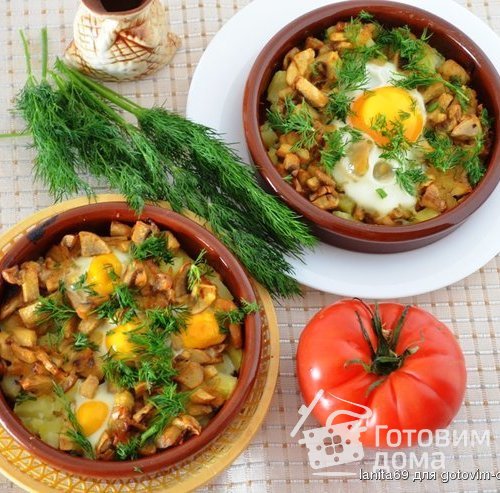 Яйца, запеченные с картофелем и грибами
