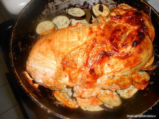 Куриный рулет с черносливом и грецким орехом