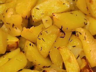 Картофель, запеченный с тимьяном