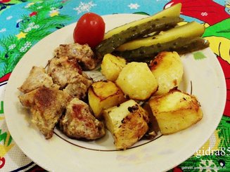 Мясо и картошка, запеченные по-домашнему