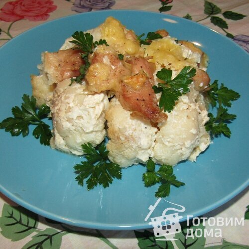 Курица с цветной капустой под сливочным соусом и сыром (в духовке)