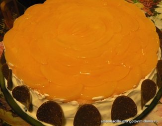 Торт шоколадно-персиковый