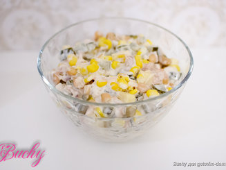 Салат с курицей, фасолью и сыром