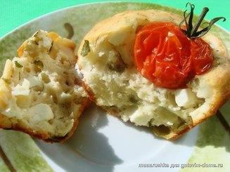 Сырные маффины с помидоркой черри