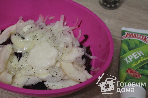 Свекольный салат с яблоком и хреном фото к рецепту 6