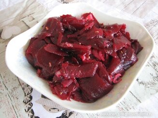 Французский салат из запеченной свёклы