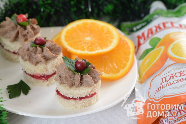 Закуска с паштетом и клюквенным чатни фото к рецепту 8