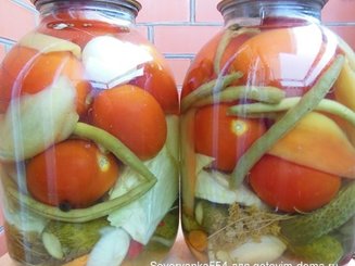 Маринованные огурцы, помидоры, ассорти