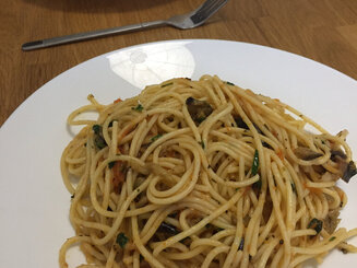 Спагетти с баклажанами в томатном соусе