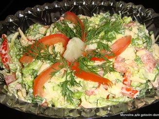 Салат из пекинской капусты с помидорами