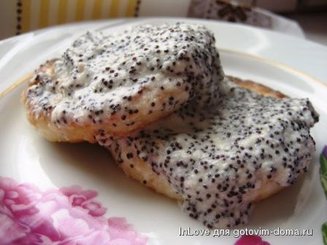 Сырники в маковом соусе