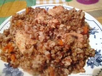 Гречневая каша с говядиной и грибами.