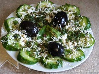 Огурцы с мятой и фетой (Αγγουράκι με μέντα και φέτα)