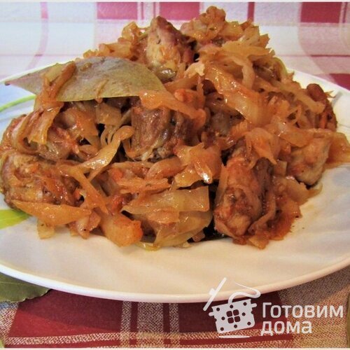 Тушеная капуста с картошкой и колбасками