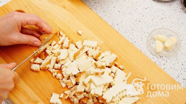 Согревающий копчёный сырный суп с овощами и грибами фото к рецепту 3